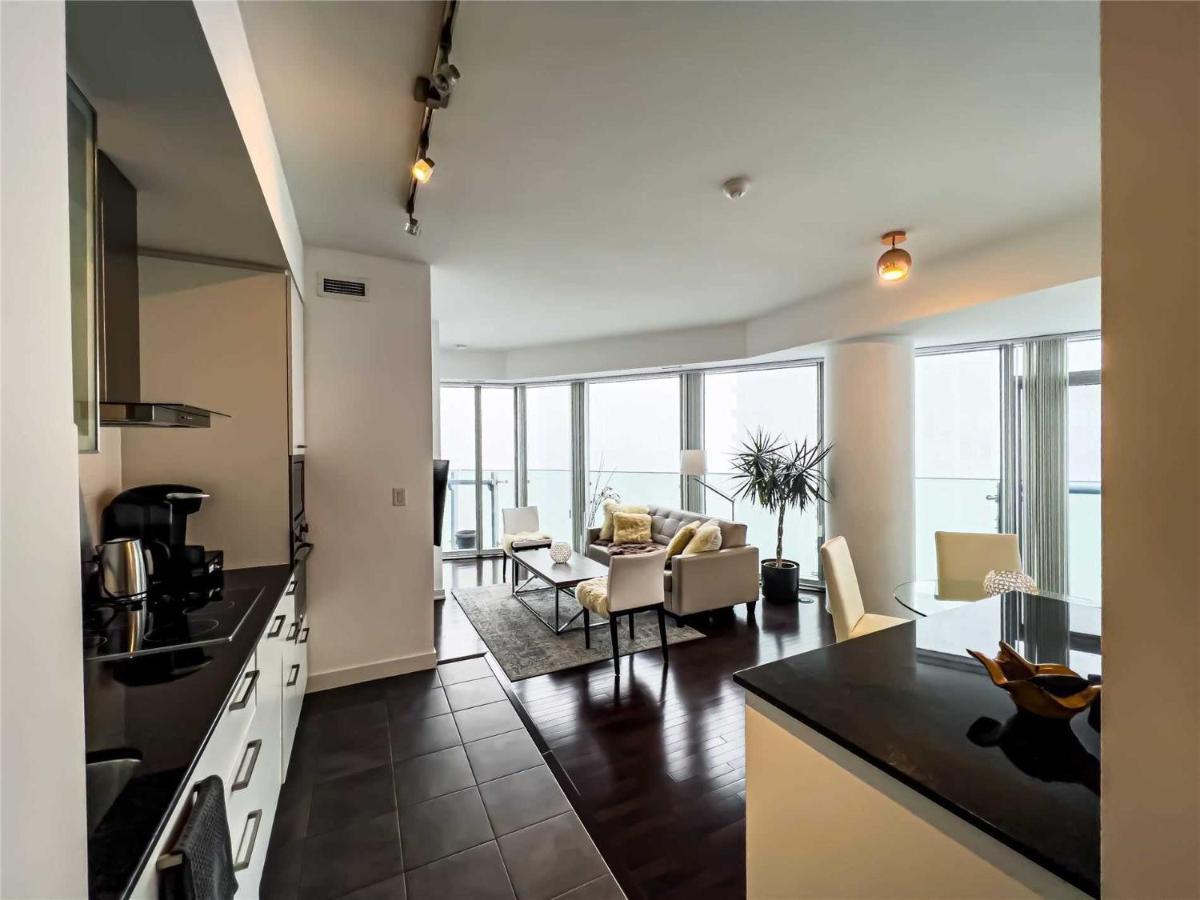Luxury Condo In The Heart Of Toronto - Next To Scotiabank Arena Kültér fotó