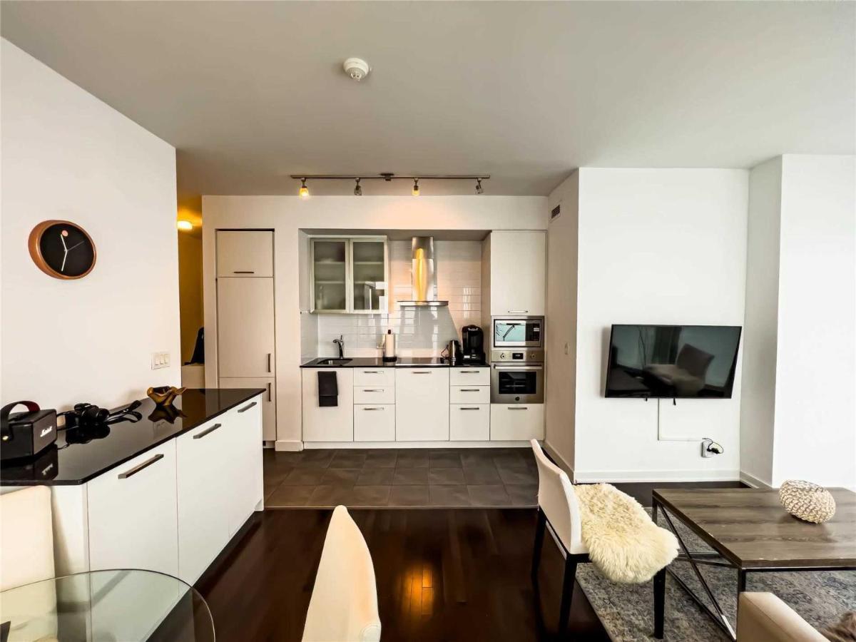 Luxury Condo In The Heart Of Toronto - Next To Scotiabank Arena Kültér fotó
